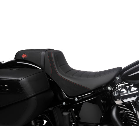 Harley-Davidson 52000789 Switchback Seat – Red Stitch