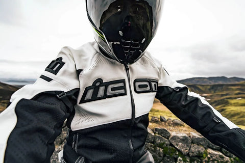 ICON Airflite ECE 22.05 Dark Smoke Fliteshield Visor