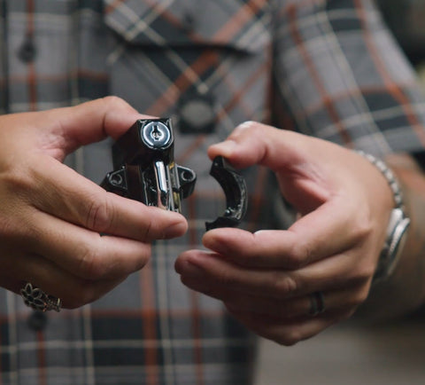 Harley-Davidson 92800019 Verrou de casque à montage universel 92800019